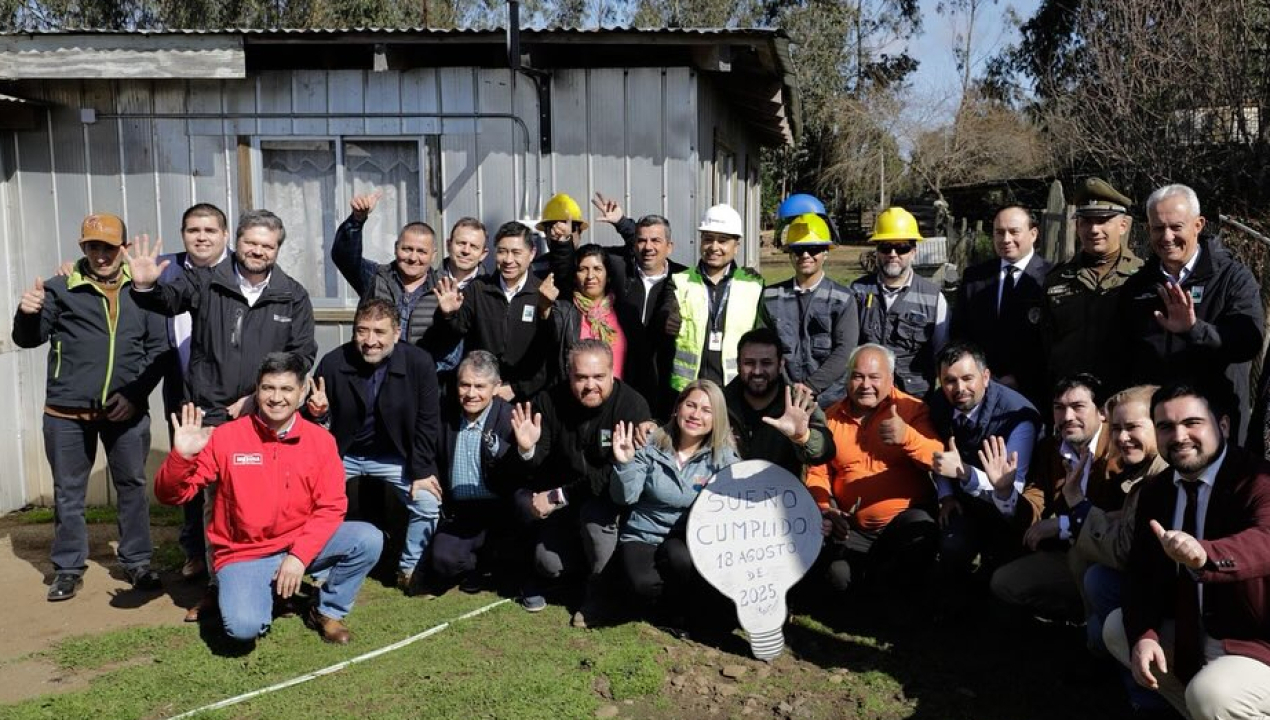 /lebu/primeras-viviendas-del-sector-rural-de-los-cambuchos-ya-cuentan-con-energia