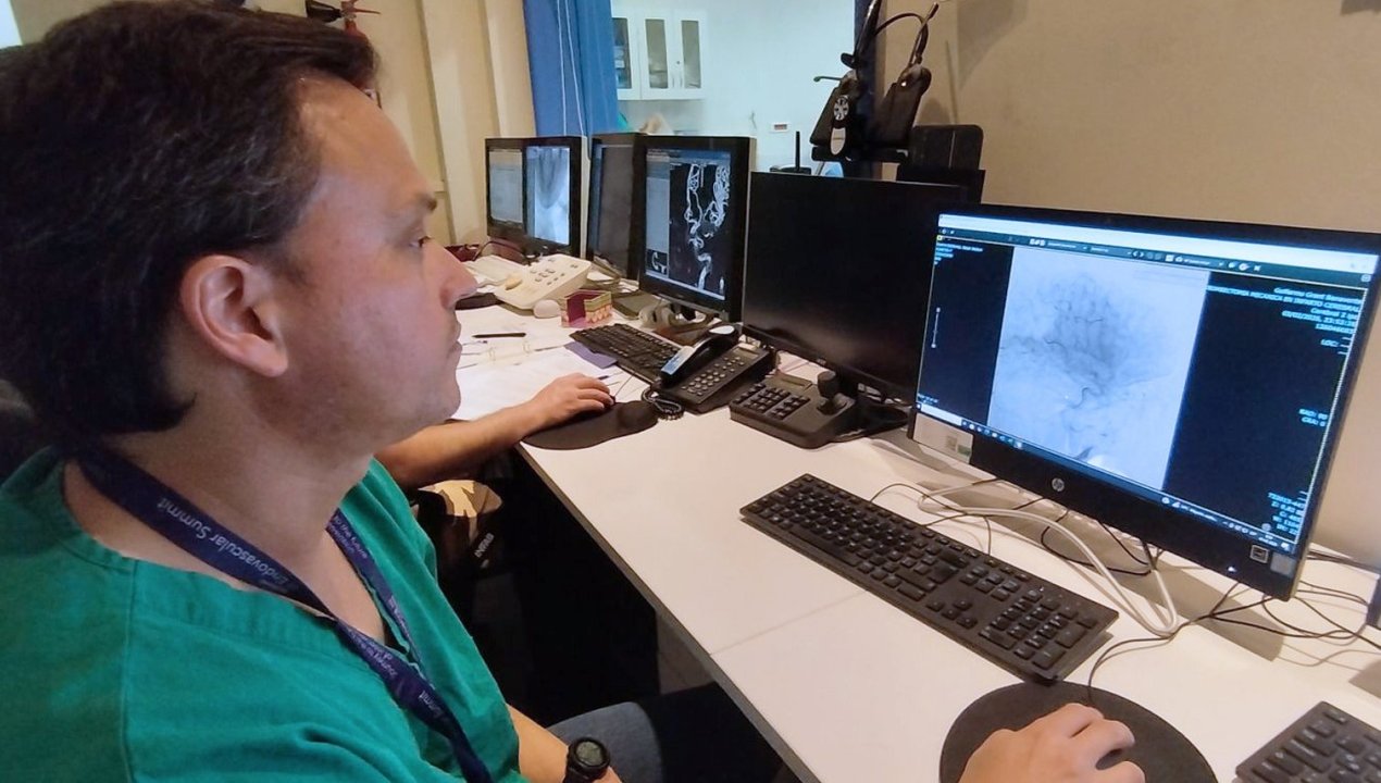 /hospital-de-curico-salva-a-paciente-con-acv-complejo