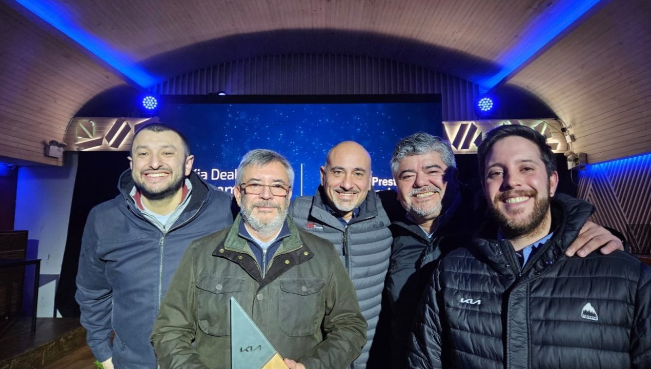 /automotora-berrios-es-premiada-como-el-mejor-concesionario-del-ano-2025-por