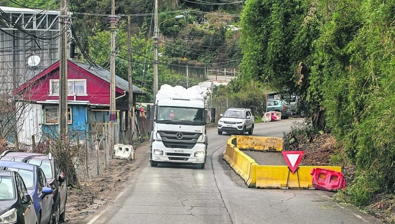 /privados-proponen-la-construccion-de-muros-de-contencion-en-ruta-chinquihue
