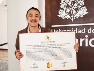 /universidad-colombiana-otorga-titulo-de-abogade-a-persona-no-binaria