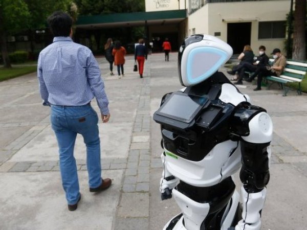 Corea del Sur autorizará que robots caminen por la vía pública junto a las personas
