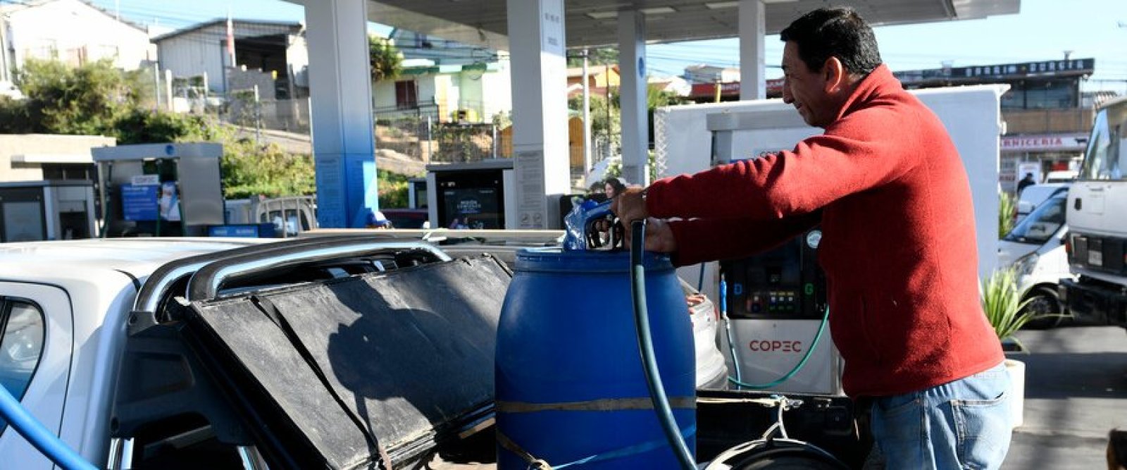 Hacienda anuncia siete medidas para enfrentar alza de combustibles y contener impacto en hogares