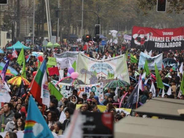 Kast acusa al Partido Comunista de “agitar las calles” y oposición responde con críticas al Gobierno