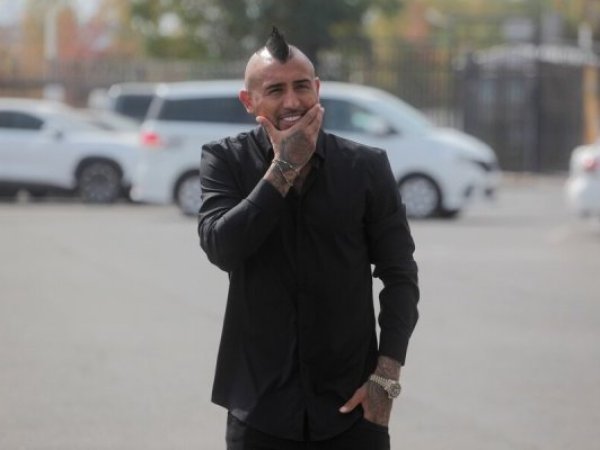Arturo Vidal devuelve $35 millones tras recibir dinero sustraído de una casa de cambios