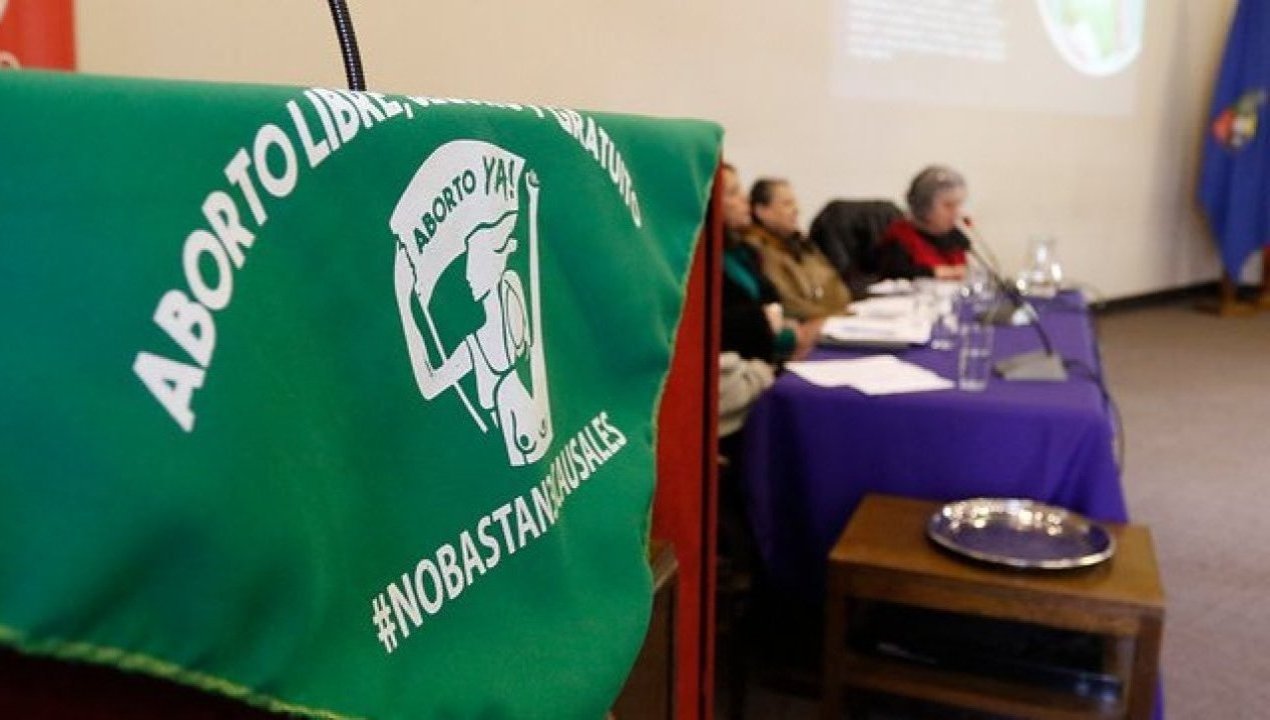 /actualidad/mujer/informe-expone-que-cuatro-de-cada-diez-medicos-publicos-rechazan-el-aborto